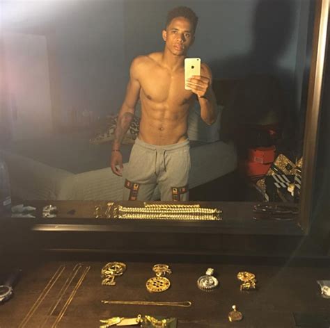 cordell broadus nude|Snoop Dogg Oldest Son Shows Off The Family Jewels, Leaked。